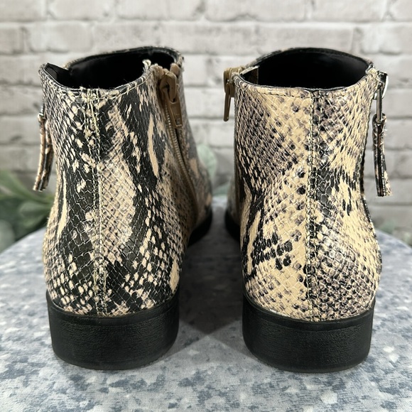 Time and Tru Black & Blush Faux Snakeskin Ankle Fashion Booties Women’s 8W✨EUC✨ - Picture 7 of 12